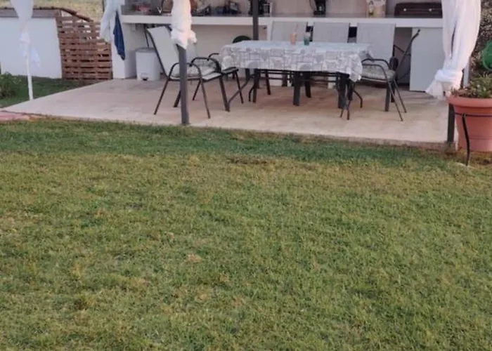 Pashalina Pensión Nea Plagia